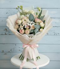 Букет цветов из:  Розы и Лизиантусы в Южноуральске