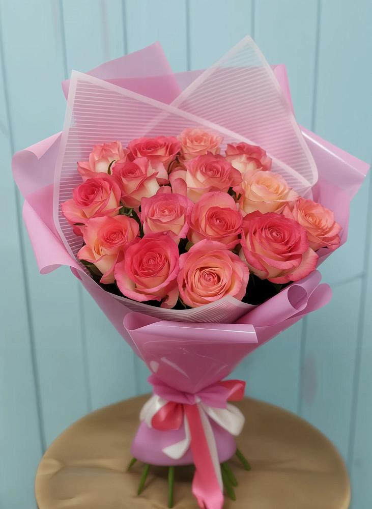 Букет 15 Розовых роз Равель в Южноуральске