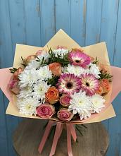 Букет цветов из:  Розы, Герберы и Хризантемы в Южноуральске