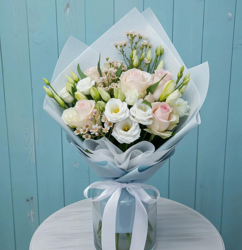 Букет цветов из: Розы и Лизиантусы в Южноуральске