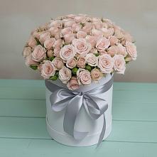 Цветочная композиция из Розы в шляпной коробке в Южноуральске