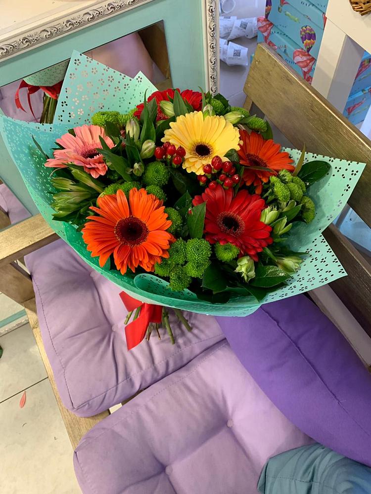 Букет цветов из: Герберы, Хризантемы и Альстромерии в Южноуральске