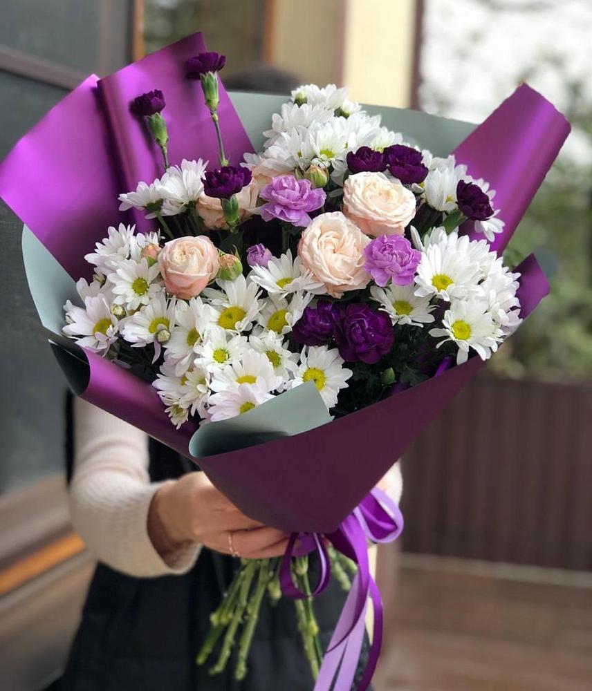 Букет цветов из: Хризантемы, Гвоздики и Розы в Южноуральске