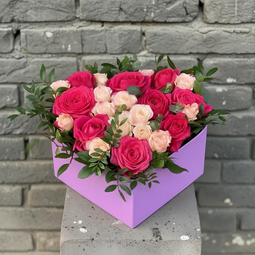 Цветочная композиция из Розы в коробке в Южноуральске