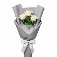 Букет 3 белые розы в Южноуральске
