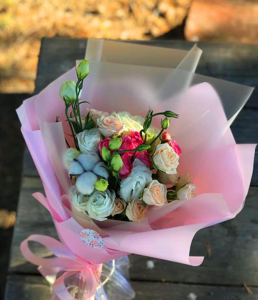 Букет цветов из: Розы и Лизиантусы в Южноуральске