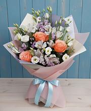 Букет цветов из:  Лизиантусы, Розы, Альстромерии и Гипсофила в Южноуральске