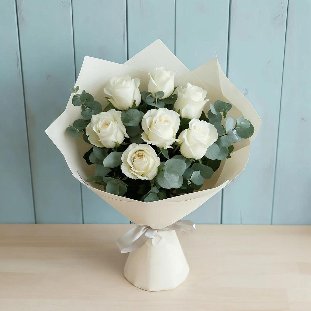 Букет Белые розы в Эвкалипте в Южноуральске
