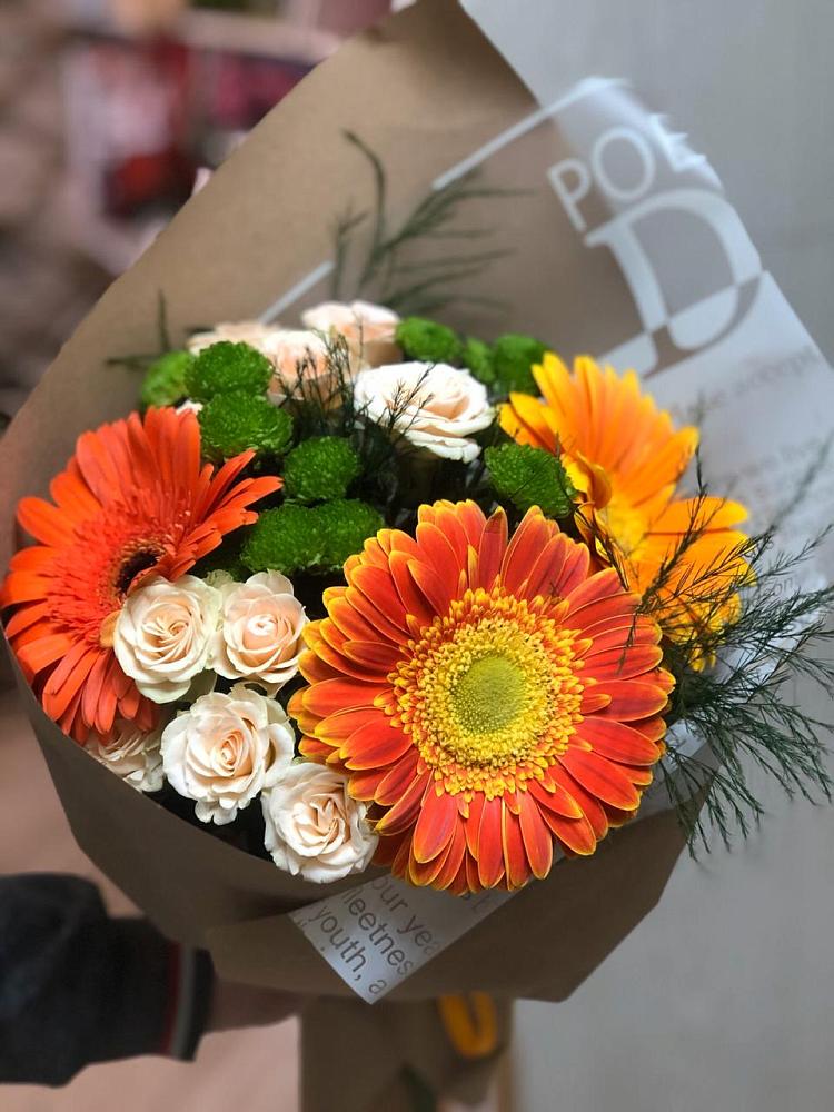 Букет цветов из: Герберы, Хризантемы и Розы в Южноуральске