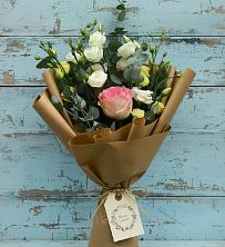 Букет цветов из:  Розы и Лизиантусы в Южноуральске