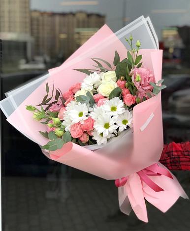 Букет цветов из: Розы, Лизиантусы и Хризантемы в Южноуральске