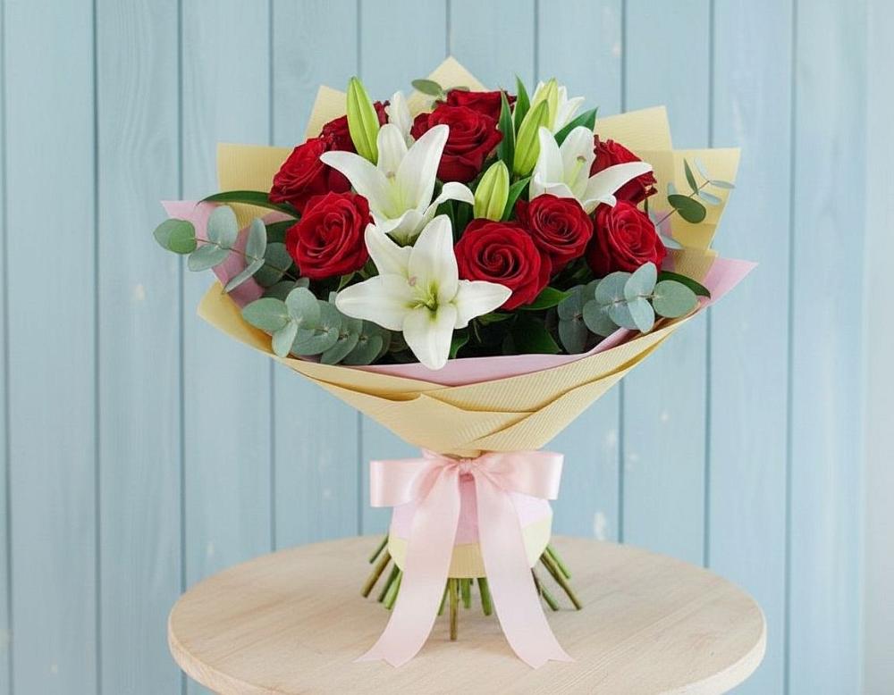 Букет цветов из: Лилии и Розы в Южноуральске